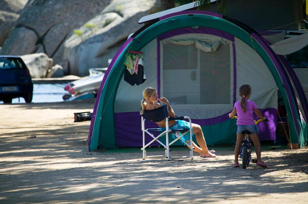 Camping Baia Saraceno Hotel Palau Buitenkant foto